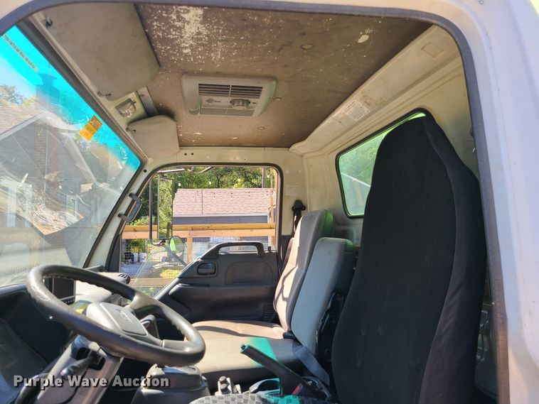 image for item IU9491 2005 Isuzu NPR  dump truck