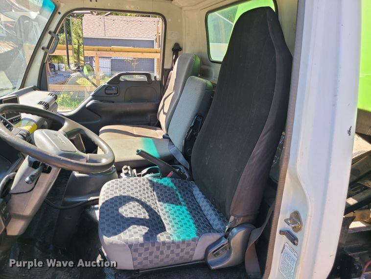 image for item IU9491 2005 Isuzu NPR  dump truck