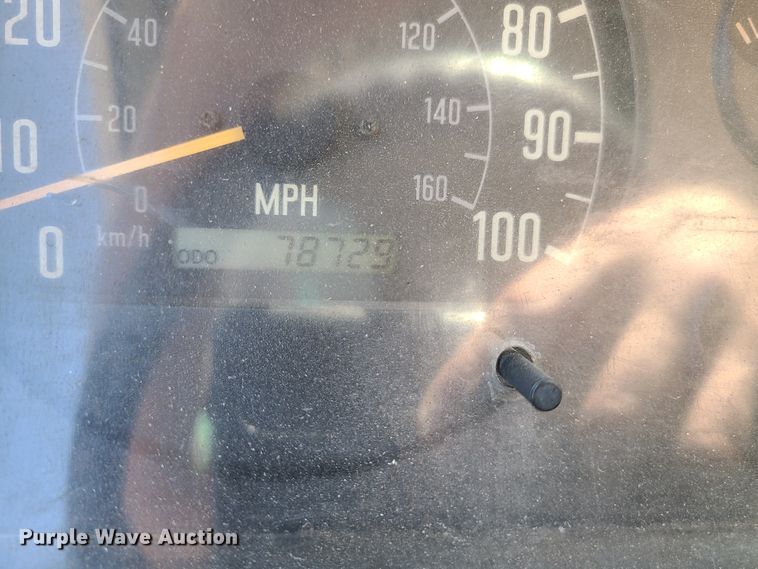 image for item IU9491 2005 Isuzu NPR  dump truck