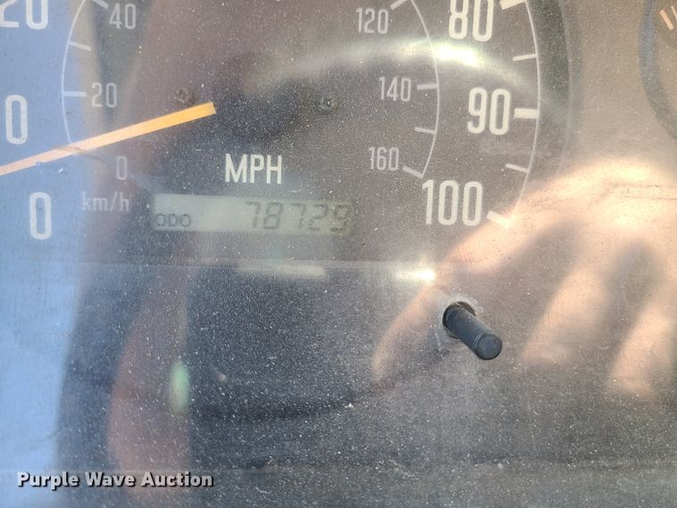 image for item IU9491 2005 Isuzu NPR  dump truck