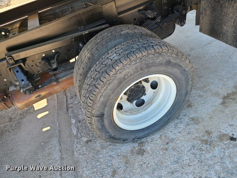 image for item IU9491 2005 Isuzu NPR  dump truck