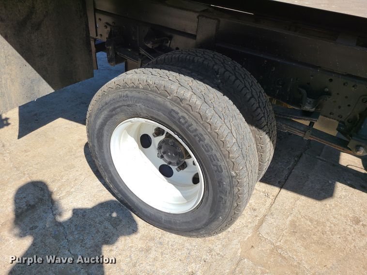 image for item IU9491 2005 Isuzu NPR  dump truck