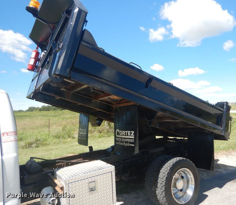 image for item JG9150 2002 Ford F550 Super Duty XL  dump truck