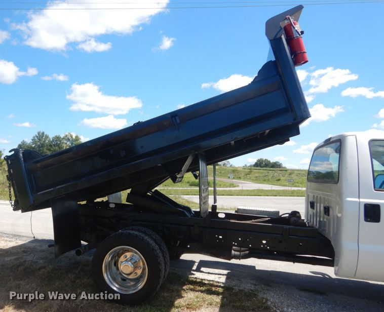 image for item JG9150 2002 Ford F550 Super Duty XL  dump truck