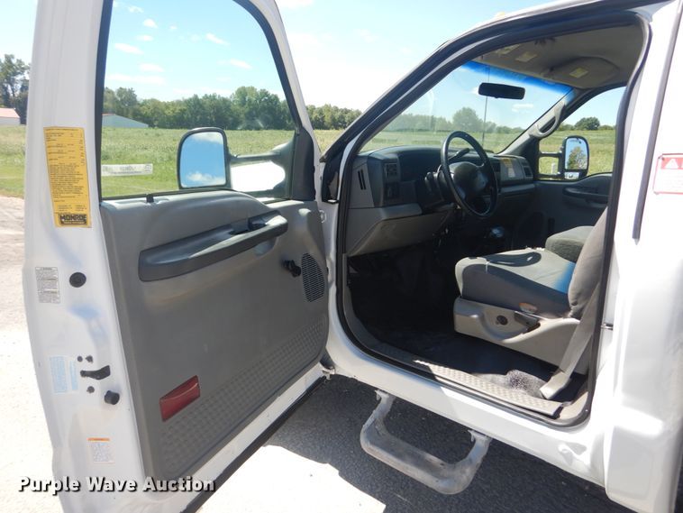 image for item JG9150 2002 Ford F550 Super Duty XL  dump truck