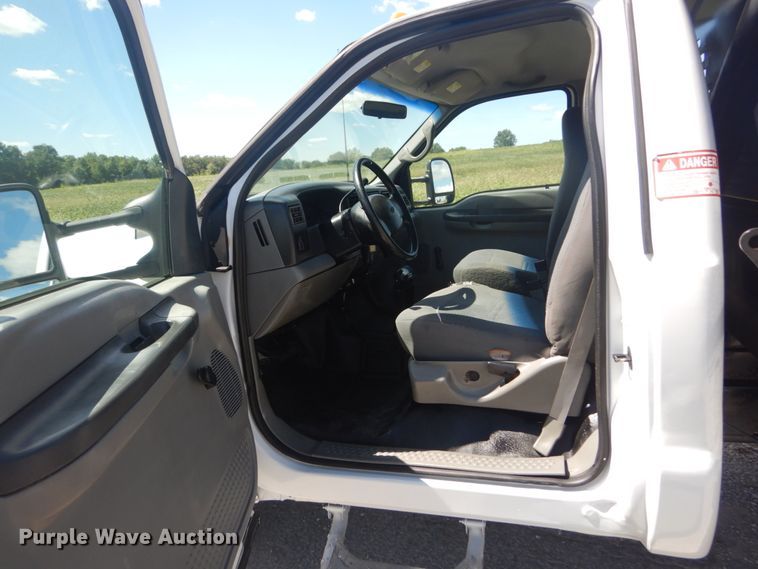 image for item JG9150 2002 Ford F550 Super Duty XL  dump truck