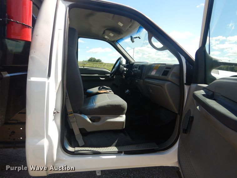 image for item JG9150 2002 Ford F550 Super Duty XL  dump truck