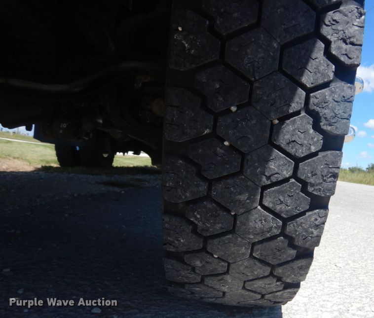 image for item JG9150 2002 Ford F550 Super Duty XL  dump truck