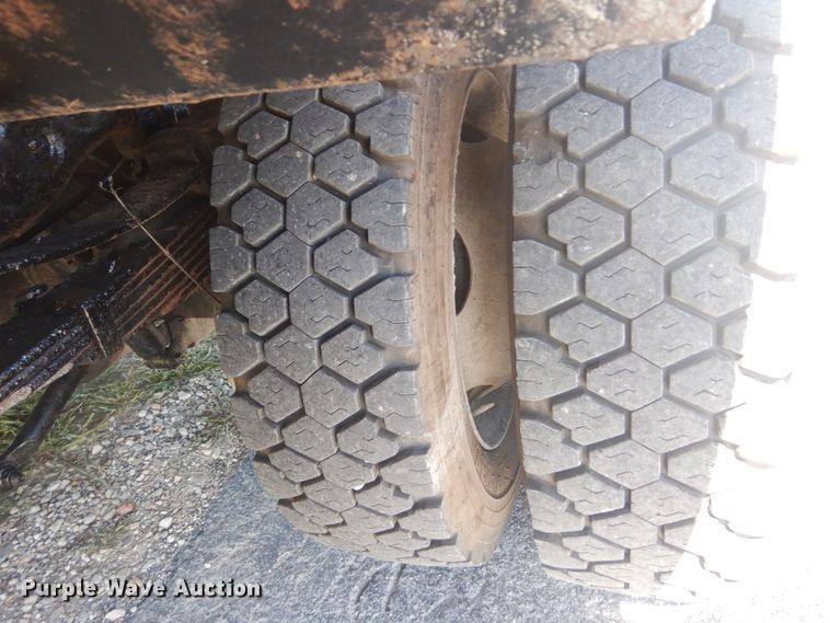 image for item JG9150 2002 Ford F550 Super Duty XL  dump truck