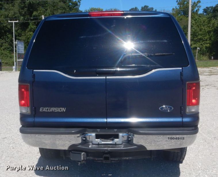 image for item JG9166 2004 Ford Excursion  SUV