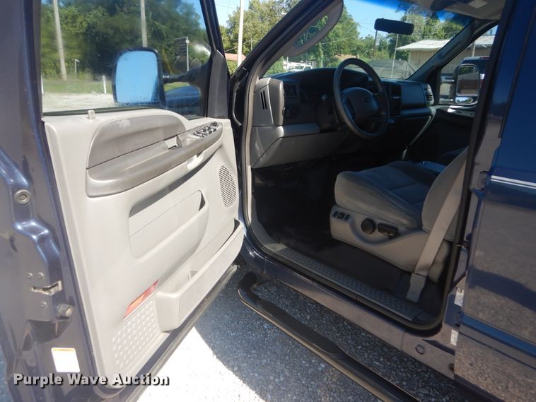 image for item JG9166 2004 Ford Excursion  SUV