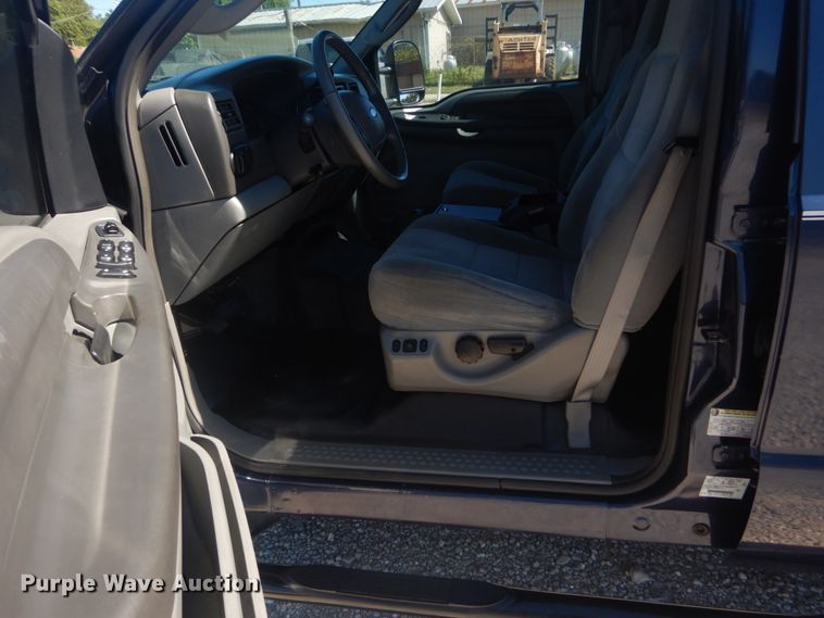 image for item JG9166 2004 Ford Excursion  SUV