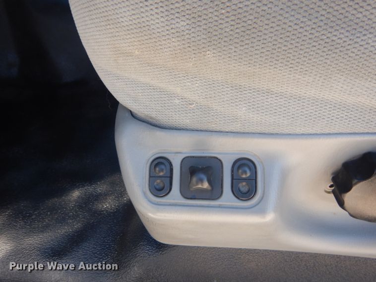 image for item JG9166 2004 Ford Excursion  SUV