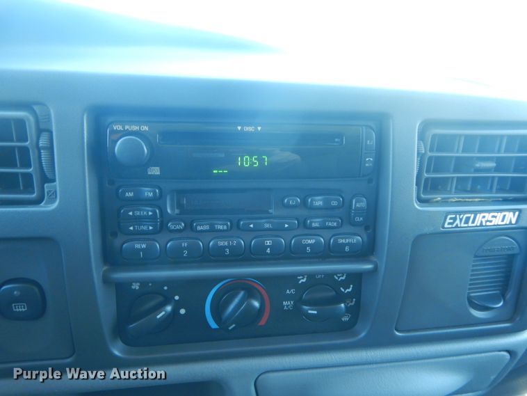 image for item JG9166 2004 Ford Excursion  SUV