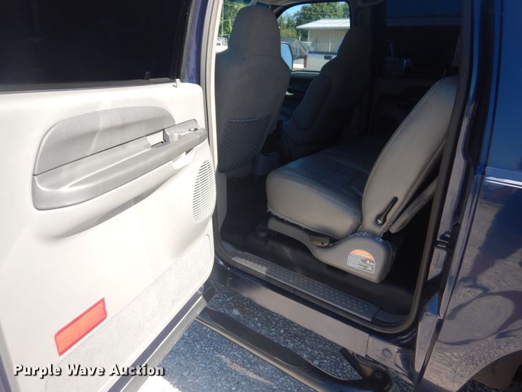 image for item JG9166 2004 Ford Excursion  SUV