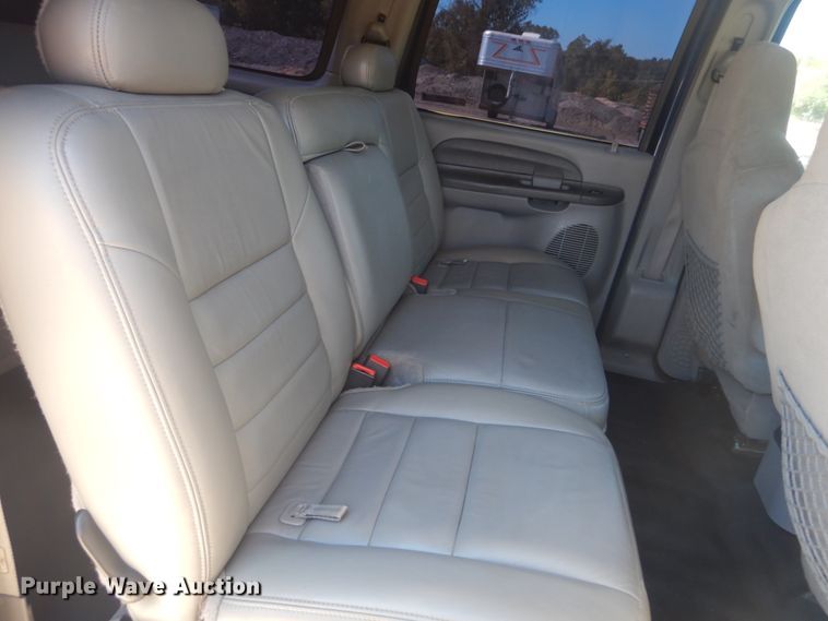 image for item JG9166 2004 Ford Excursion  SUV