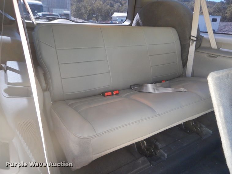 image for item JG9166 2004 Ford Excursion  SUV