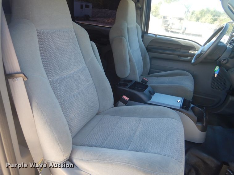 image for item JG9166 2004 Ford Excursion  SUV