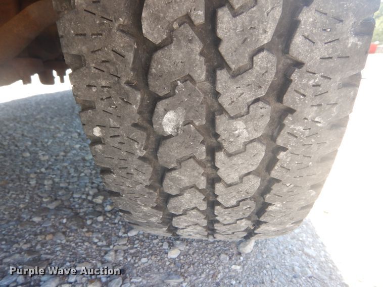 image for item JG9166 2004 Ford Excursion  SUV