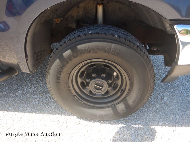 image for item JG9166 2004 Ford Excursion  SUV