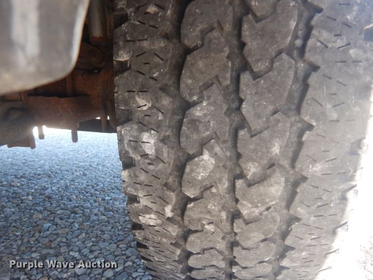 image for item JG9166 2004 Ford Excursion  SUV