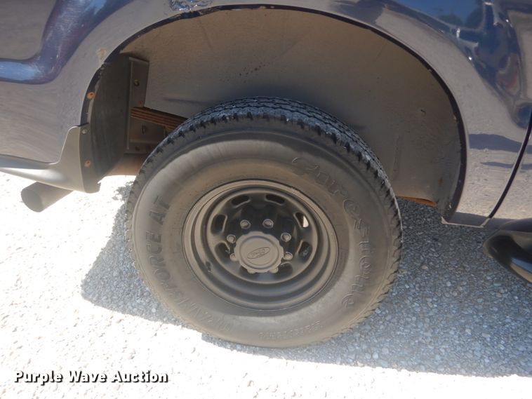 image for item JG9166 2004 Ford Excursion  SUV