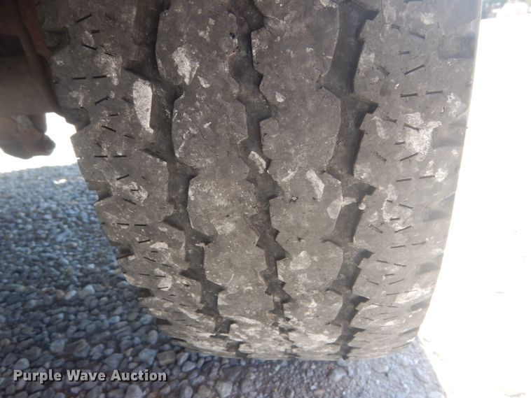 image for item JG9166 2004 Ford Excursion  SUV