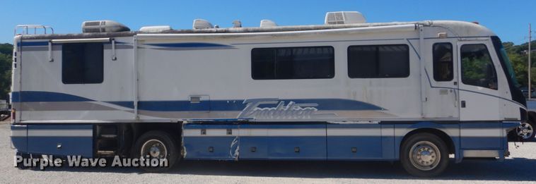 image for item JG9167 1996 Fleetwood American Tradition  RV