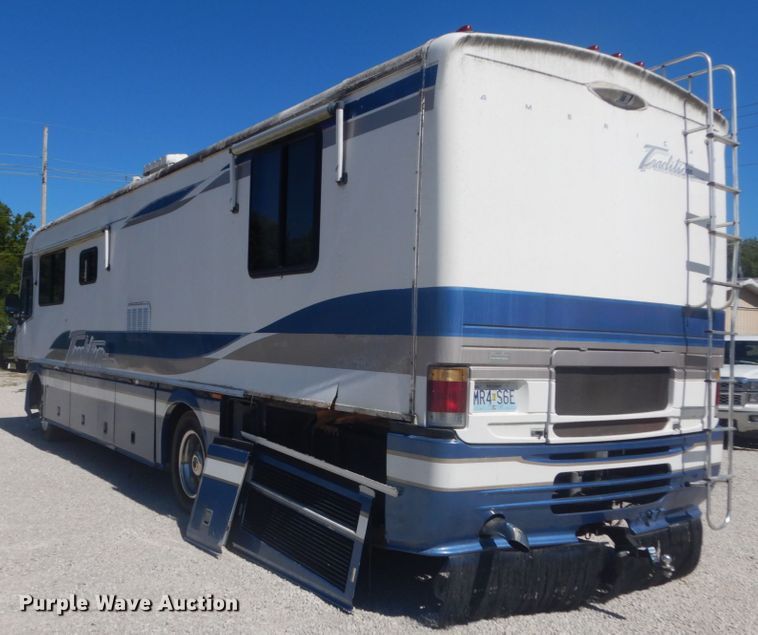 image for item JG9167 1996 Fleetwood American Tradition  RV