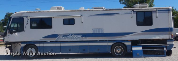 image for item JG9167 1996 Fleetwood American Tradition  RV