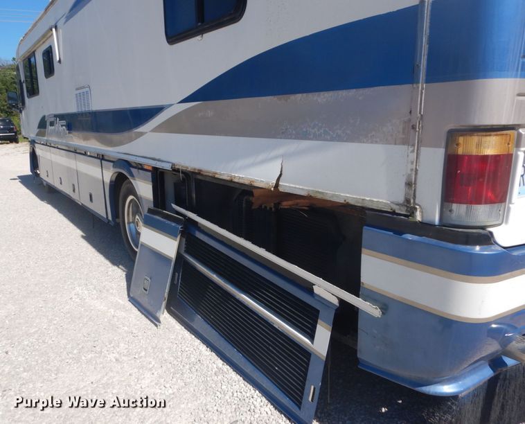 image for item JG9167 1996 Fleetwood American Tradition  RV