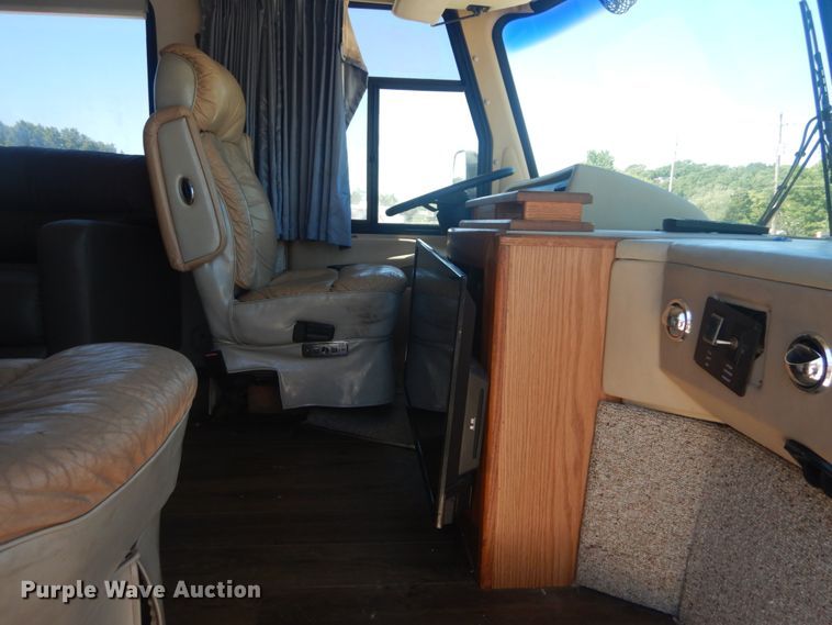 image for item JG9167 1996 Fleetwood American Tradition  RV