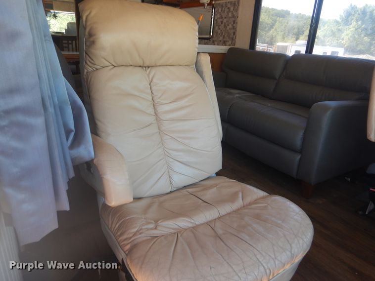 image for item JG9167 1996 Fleetwood American Tradition  RV