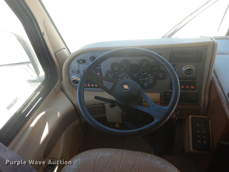 image for item JG9167 1996 Fleetwood American Tradition  RV