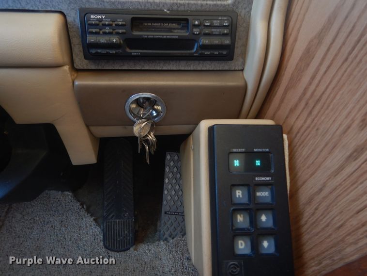 image for item JG9167 1996 Fleetwood American Tradition  RV