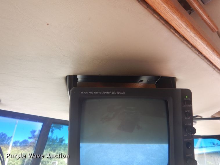 image for item JG9167 1996 Fleetwood American Tradition  RV