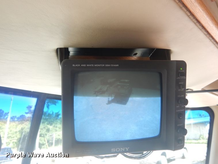 image for item JG9167 1996 Fleetwood American Tradition  RV