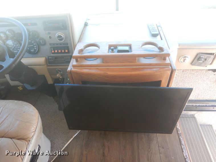 image for item JG9167 1996 Fleetwood American Tradition  RV