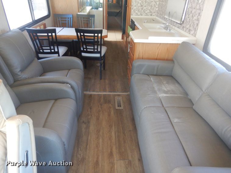 image for item JG9167 1996 Fleetwood American Tradition  RV