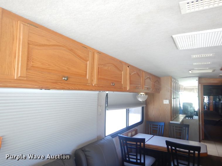 image for item JG9167 1996 Fleetwood American Tradition  RV