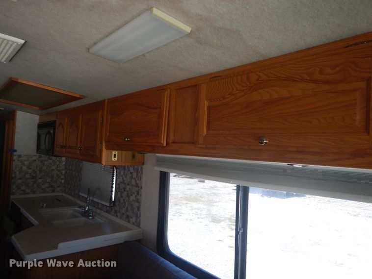 image for item JG9167 1996 Fleetwood American Tradition  RV