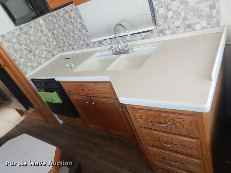 image for item JG9167 1996 Fleetwood American Tradition  RV