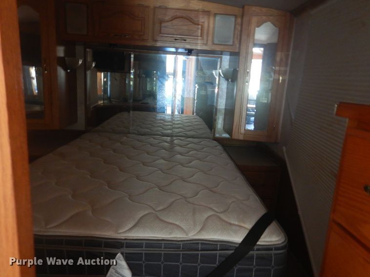 image for item JG9167 1996 Fleetwood American Tradition  RV