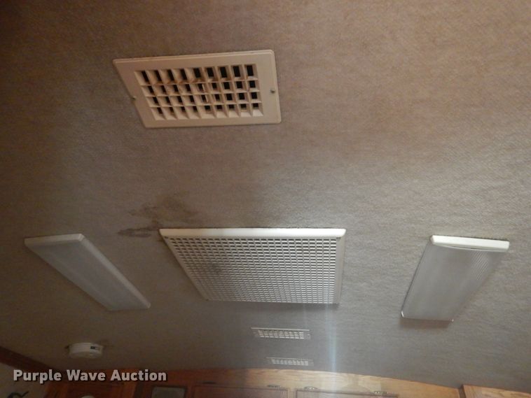 image for item JG9167 1996 Fleetwood American Tradition  RV