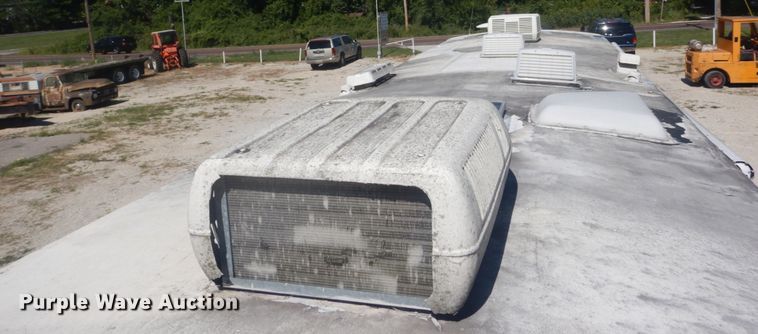 image for item JG9167 1996 Fleetwood American Tradition  RV