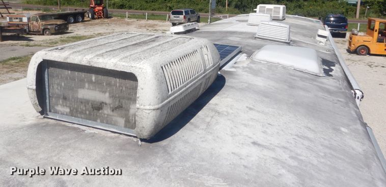 image for item JG9167 1996 Fleetwood American Tradition  RV