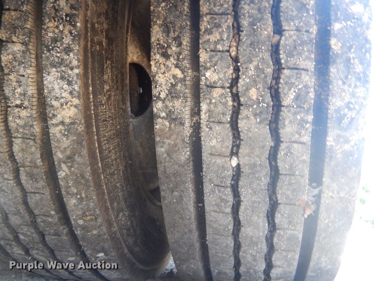 image for item JG9167 1996 Fleetwood American Tradition  RV