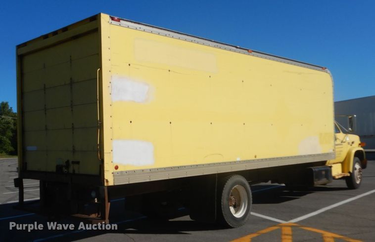 image for item JG9169 1987 GMC 7000  box truck