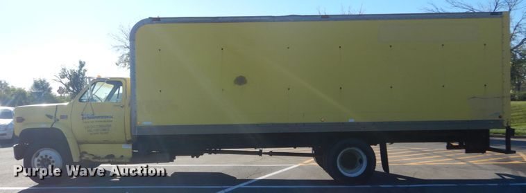 image for item JG9169 1987 GMC 7000  box truck