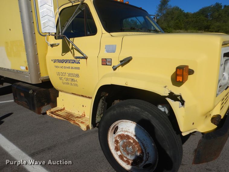 image for item JG9169 1987 GMC 7000  box truck